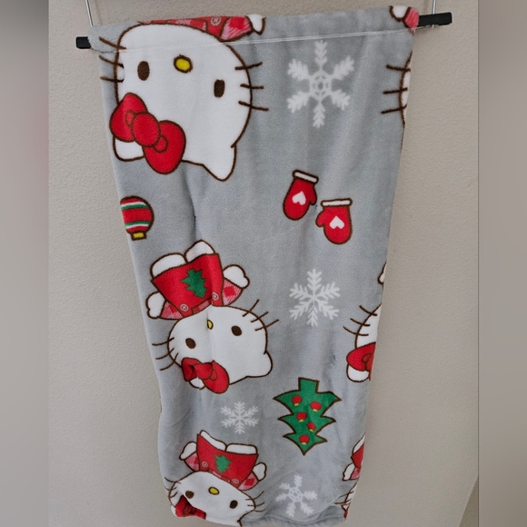 Hello Kitty Christmas Plush Throw Blanket - Picture 2 of 4